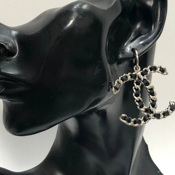 CHANEL CC Logos Black Leather Chain Earrings Gold Tone B11A Auth w/Box D-c1164 - Picture 2 of 9